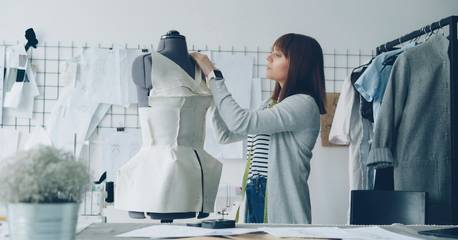 Dress code – co to jest? Jak odczytać zasady ubioru i zawsze wyglądać stosownie?